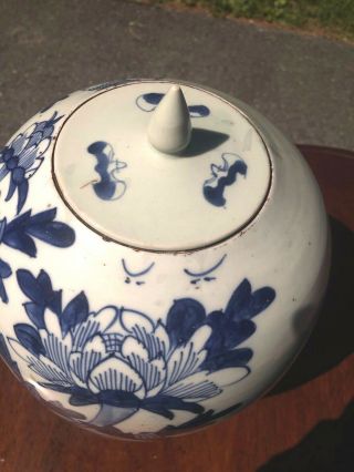 A Pair Antique Chinese Porcelain Blue And White Jar With Lid 19th Century 9