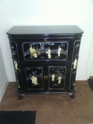 Oriental Black Lacquer Bar/Cabinet 10
