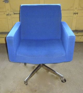 Vintage Knoll International Vincent Cafiero Tufted Swivel Arm Chair