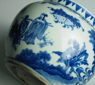 Fine & rare Chinese Transitional porcelain potiche with figures,  Chongzhen 1640 12