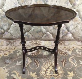 ANTIQUE ENGLISH FLAME MAHOGANY CARVED SMALL TILT TOP TEA COFFEE SIDE TABLE 3
