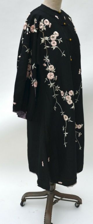 Exquisite Chinese Silk Embroidered Turn of the Century Embroidered Robe 8