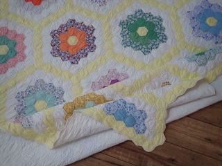 Summer Cottage Vintage 30s Yellow & White Flower Garden Quilt 88x80 