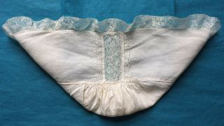 Antique18th century fine linen baby cap with Valenciennes bobbin lace border 2