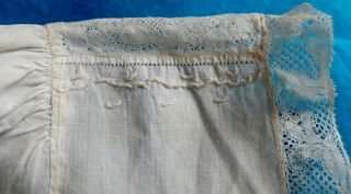 Antique18th century fine linen baby cap with Valenciennes bobbin lace border 5