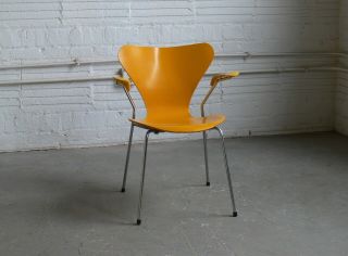 Vintage Arne Jacobsen for Fritz Hansen Series 7 Armchair 2