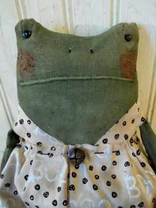 Primitive Grungy Lady Frog Halloween Doll & Her Bat 2