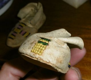 Antique Pair Native American Indian Beaded Leather Hide Baby Child Moccasins 5