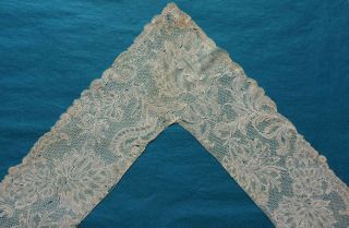 Antique Early 18th Century Brussels Bobbin Lace Kerchief Border