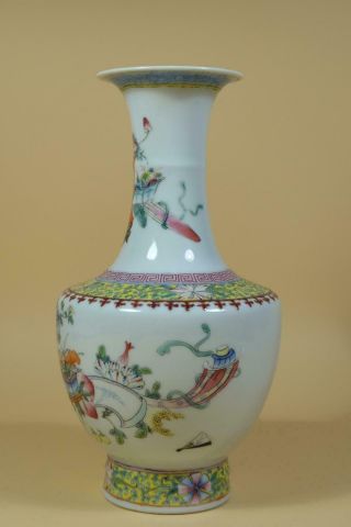 A Chinese Famille rose Porcelain Vase.  Marked. 2