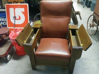 Rare Mission Arts,  Crafts Quartered Oak Arm Morris Chair storage.  Push button 4