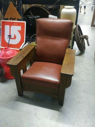 Rare Mission Arts,  Crafts Quartered Oak Arm Morris Chair storage.  Push button 5