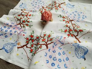 Gorgeous Vintage Hand Embroidered Linen Tablecloth With Crinoline Ladies