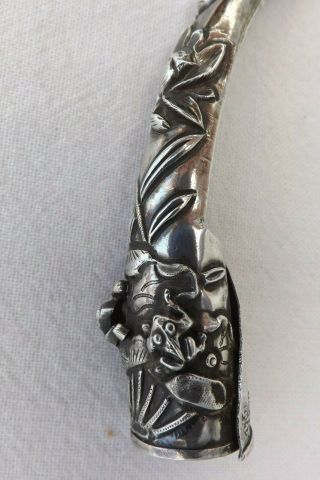 RARE ANTIQUE CHINESE SILVER NAIL GUARD HALLMARKED,  A FROG AND FLOWERS 9CMS (993) 11