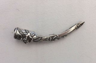 RARE ANTIQUE CHINESE SILVER NAIL GUARD HALLMARKED,  A FROG AND FLOWERS 9CMS (993) 7