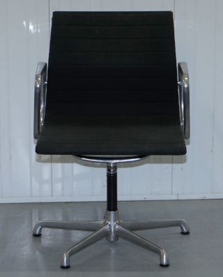 1 OF 2 EA117 CHARLES & RAY EAMES ICF VITRA OFFICE SWIVEL ARMCHAIRS 11