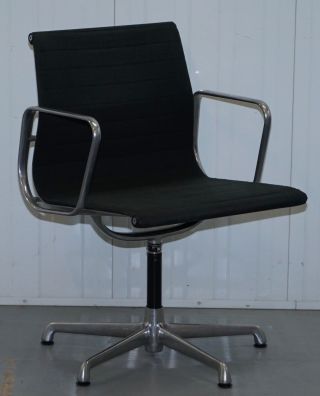 1 OF 2 EA117 CHARLES & RAY EAMES ICF VITRA OFFICE SWIVEL ARMCHAIRS 2