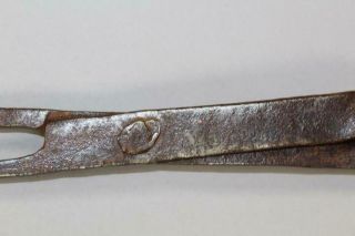 RARE 18TH C AMERICAN WROUGHT IRON PIPE TONGS EARLY FORM GREAT DECORATED HANDLES 2