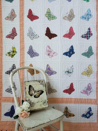 Sweet Vintage Peach & White Applique Butterfly Quilt Sawtooth 91x73 "