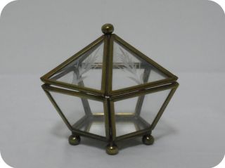 VTG SMALL BRASS LEAF ECHED GLASS DISPLAY MINI CURIO JEWELRY CASE PYRAMID BOX 5