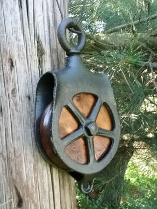Antique / Vintage Cast Iron Barn Pulley Old Farm Tool Rustic Primitive 2