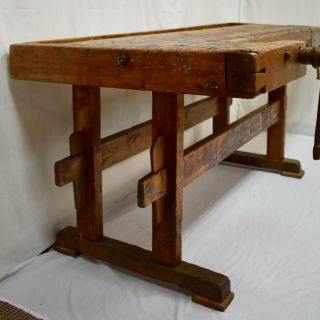 Antique Oak Carpenter ' s and Joiner ' s Workbench 4