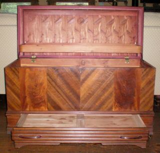 ROOS Cedar Hope Chest with drawer. ,  on rollerball casters. 4