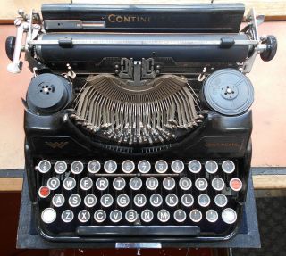 Vintage Portable Typewriter.  Continental Wanderer.