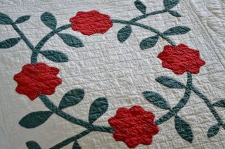 Antique Hand Stitched Rose Wreath Quilt with Border 3