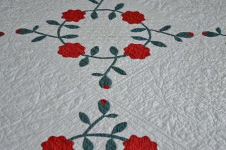 Antique Hand Stitched Rose Wreath Quilt with Border 4