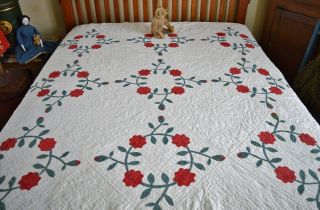 Antique Hand Stitched Rose Wreath Quilt with Border 5