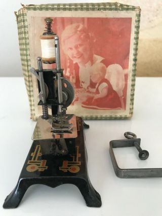 SPLENDID & RARE ANTIQUE TOY SEWING MACHINE CASIGE N°42 1910 9