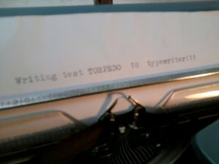 two - tone couTorpedo 18 portable typewriter schreibmaschine 1958 Remington 6