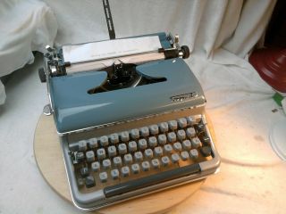 two - tone couTorpedo 18 portable typewriter schreibmaschine 1958 Remington 7