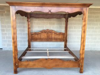 Ethan Allen Country French King Size Canopy Bed (model - 26 - 5602) (finish 236)