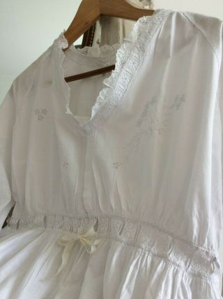 Antique French Chemise Night Shirt/Smock Cotton Broderie Anglais & Delicate Lace 4