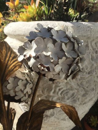 RARE old vnt Metal Italian Tole WHITE GOLD HYDRANGEAS flower floral Table Lamp 8