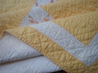 SO Pretty A Summer Cottage VINTAGE 30s Yellow Star QUILT Well Quilted 82x64 