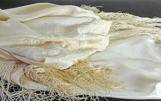 Vintage Antique Chinese Ivory - Colored Silk Embroidered Piano Shawl Menton Uu471