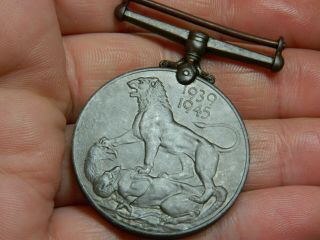 Un Researched Vintage Bronze Medal 1945 Ww2 Lion 2 Head Metal Detecting Detector