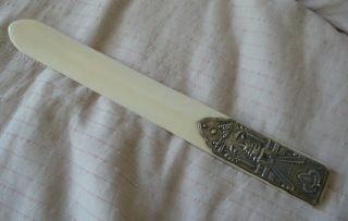 CHINESE / JAPANESE SILVER HANDLED PAGE TURNER / LETTER OPENER.  SIGNED 10