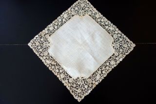 Antique Lace - Fine Rosaline Lace Handkerchief