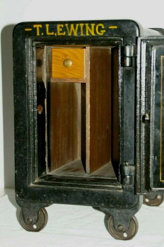 ANTIQUE SMALL PERSONAL SAFE VICTOR THE QUEEN COMBINATION SAFE EARLY 1900S 3