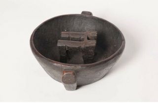 Rare - Pre - Columbian Chicha Bowl Carved From A Single Piece Of Wood