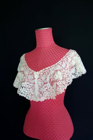 Antique Lace - Circa 19th C.  Lovely Brussels Lace Collar W/roses,  Hydrangeas