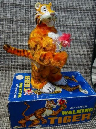 1966 MARX JAPAN MECHANICAL WALKING TIGER WIND - UP TOY - - 3