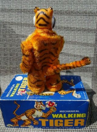 1966 MARX JAPAN MECHANICAL WALKING TIGER WIND - UP TOY - - 6