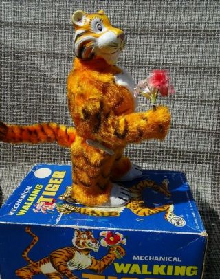 1966 MARX JAPAN MECHANICAL WALKING TIGER WIND - UP TOY - - 8