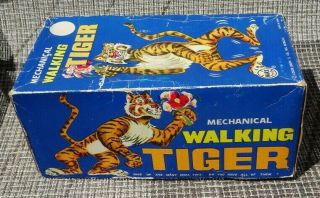 1966 MARX JAPAN MECHANICAL WALKING TIGER WIND - UP TOY - - 9