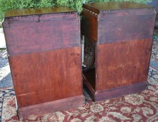 1930s English Regency Red Mahogany Bedside end tables / nightstands 12